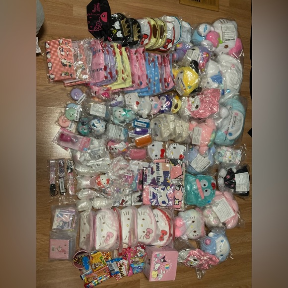 XL Sanrio Lucky Bag - Picture 7 of 7